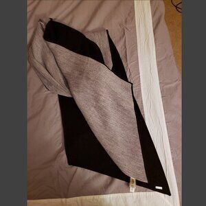 Calvin Klein Women's Angled-Edge Knit Scarf Grey and Black